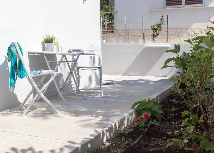 Готель Calmare 3*